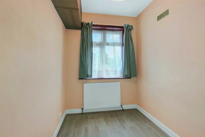 3 Bedroom Semi-Detached House To Rent In Brinkburn Gardens, Edgware, HA8