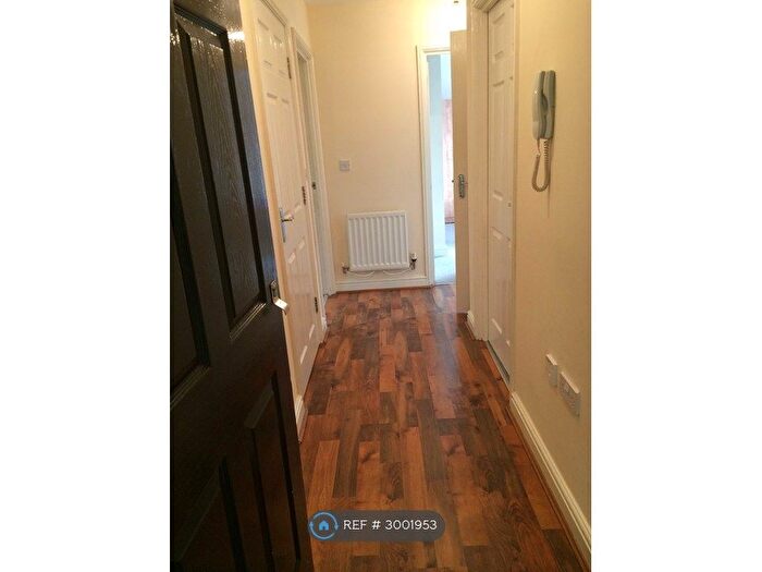 2 Bedroom Flat To Rent In Piper Way, Ilford, IG1
