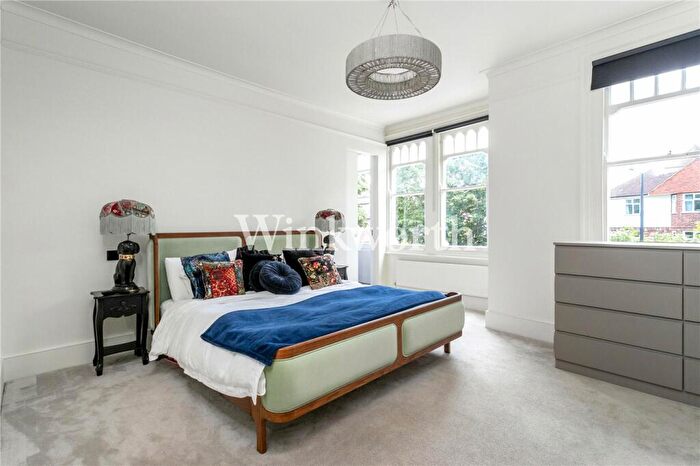 5 Bedroom Detached House To Rent In Old Park Road, London, N13
