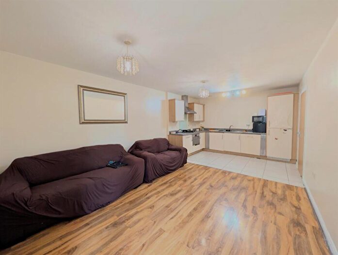 2 Bedroom Flat For Sale In Burlington Road, Slough, SL1