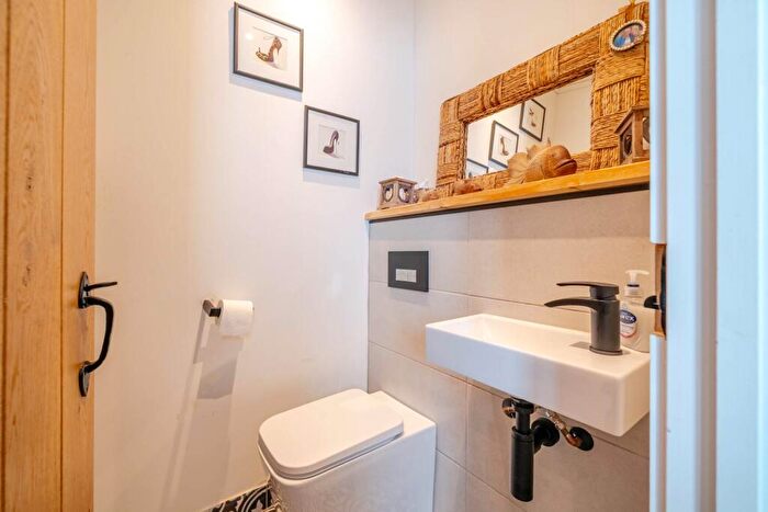 2 Bedroom Detached House For Sale In Pensilva, Liskeard, PL14