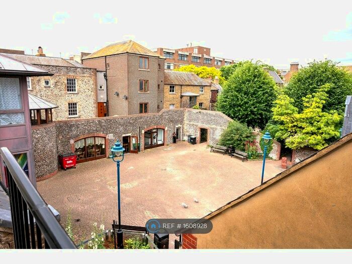 1 Bedroom Flat To Rent In Albert Court, Ramsgate, CT11