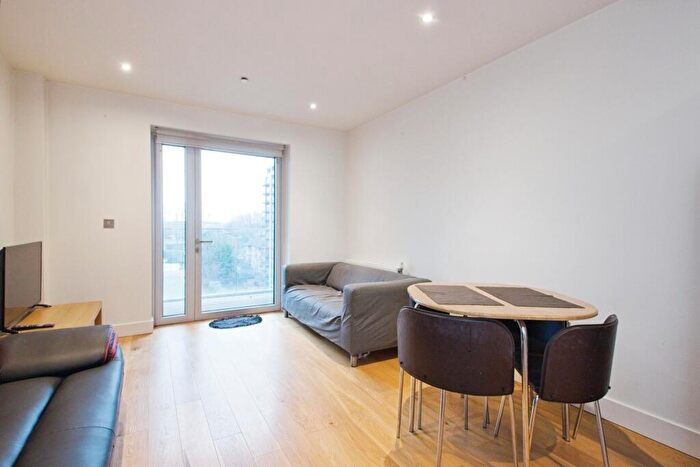 1 Bedroom Flat For Sale In Love Lane, London, SE18