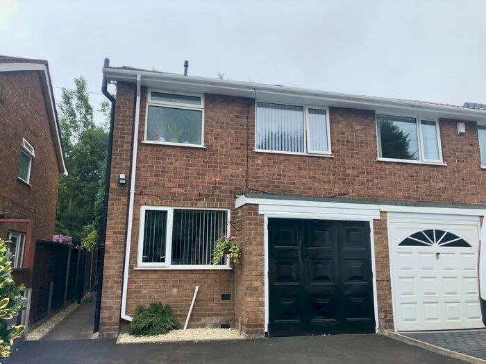 3 Bedroom House To Rent In Field View Drive, Rowley Regis, B65