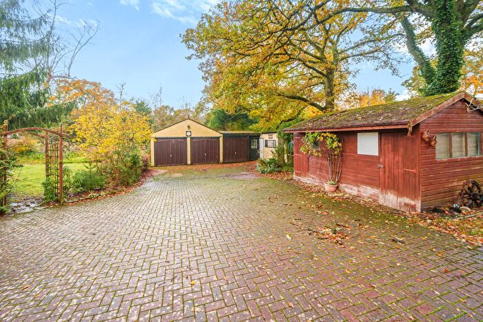 2 Bedroom Detached Bungalow For Sale In Hollywater Road, Hollywater, GU35