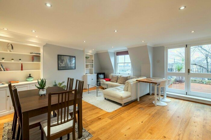 2 Bedroom Flat To Rent In Eardley Crescent, Earls Court, SW5