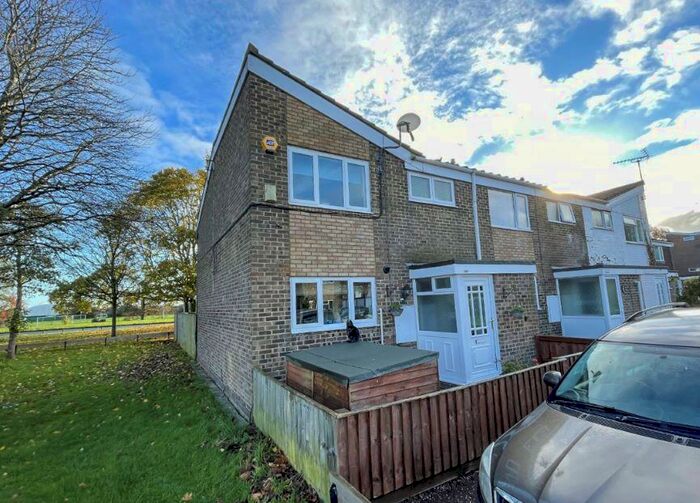 Houses for sale & to rent in SN3 5ES, St Katherine Green, Covingham And