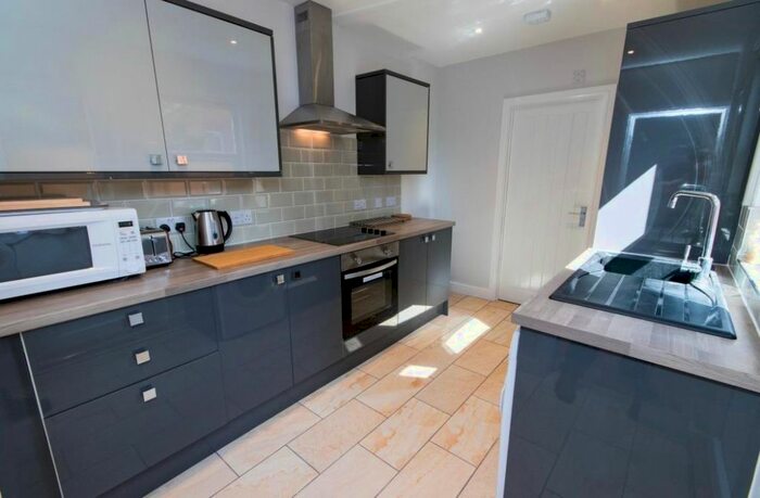 4 Bedroom End Of Terrace House To Rent In Spacious Bed, Bath Student House, Bernard Street, Lincoln, LN2