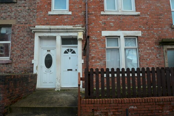 2 Bedroom Flat To Rent In Rectory Place, Gateshead, NE8
