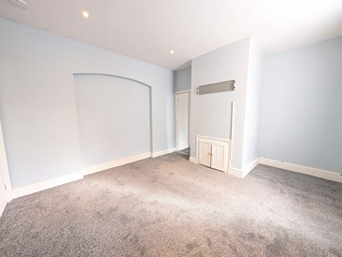 1 Bedroom Flat To Rent In London Road, Kettering, NN16