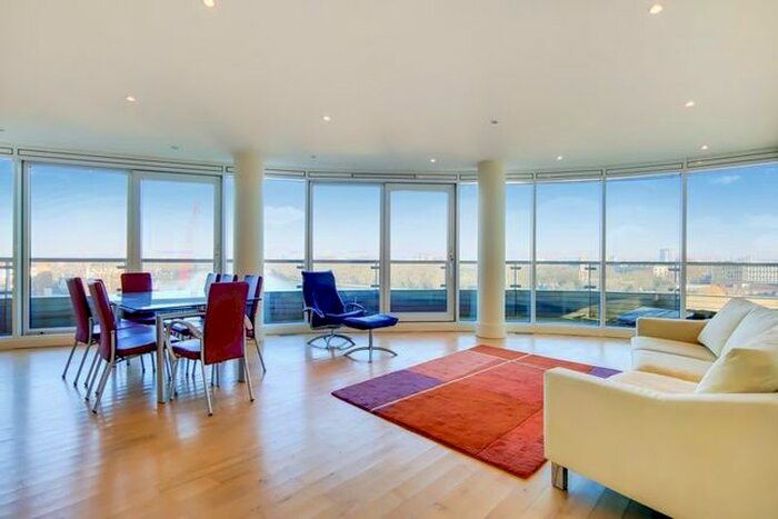 3 Bedroom Flat To Rent In Brewhouse Lane, London, SW15