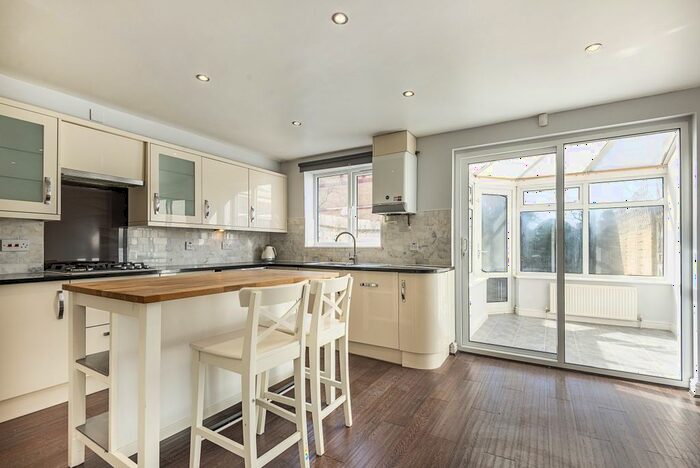 5 Bedroom Town House To Rent In Livesey Close, Kingston Upon Thames, KT1