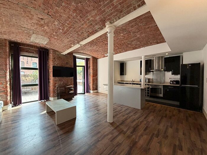 3 Bedroom Flat To Rent In Macintosh Mills, Cambridge Street, Manchester, M1
