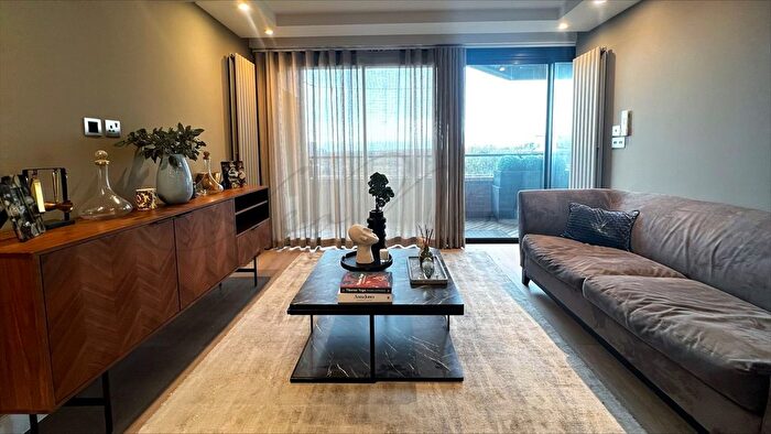 3 Bedroom Flat To Rent In Cresta House, Finchley Road, NW3