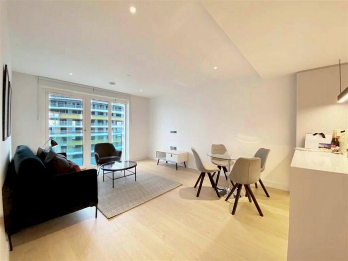 2 Bedroom Flat To Rent In White City Living, London, W12