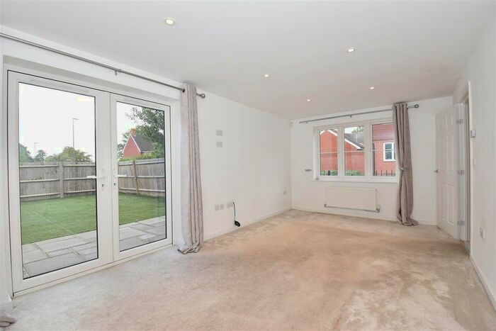 3 Bedroom Property To Rent In Killick Road, Horley, RH6