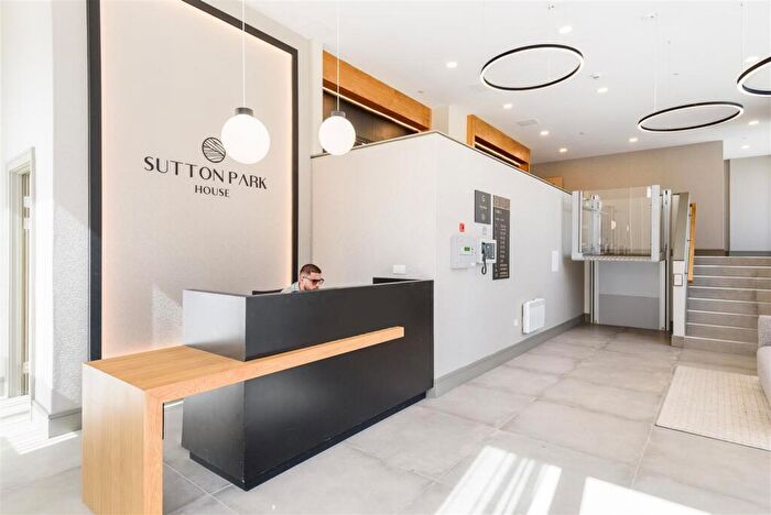 2 Bedroom Flat To Rent In Sutton Park House, Carshalton Rd, SM1