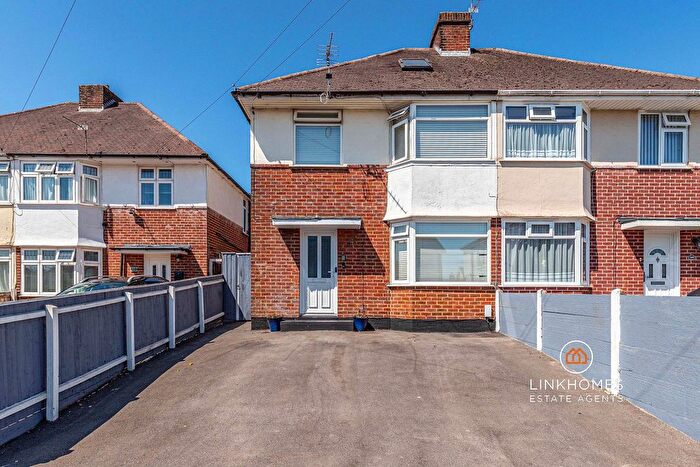3 Bedroom Semi Detached House For Sale In Churchill Road, Poole, BH12