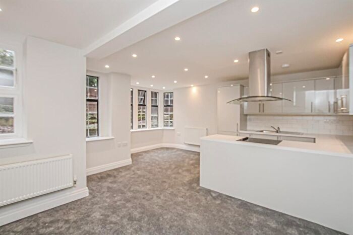 2 Bedroom Flat To Rent In Meadway Court, Meadway, Hampstead Garden Suburb, NW11