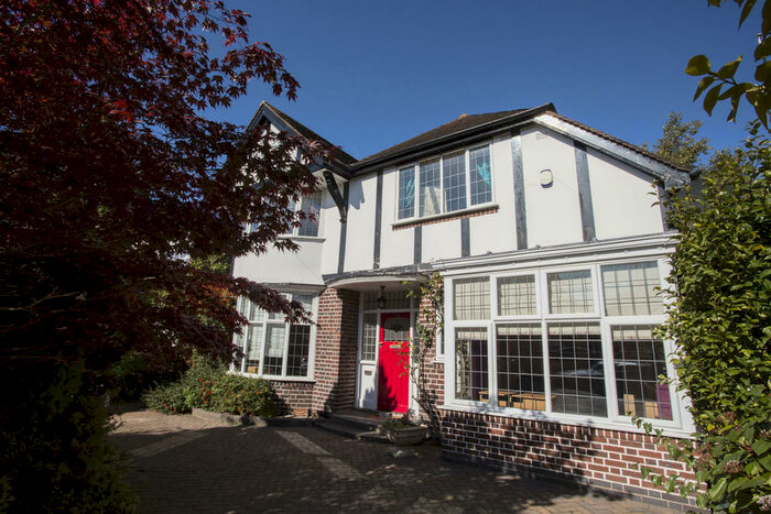 6 Bedroom Detached House To Rent In Armorial Road, Coventry, CV3