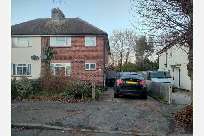 4 Bedroom Semi-Detached House To Rent In Campbell Avenue, Westfield, Woking, GU22