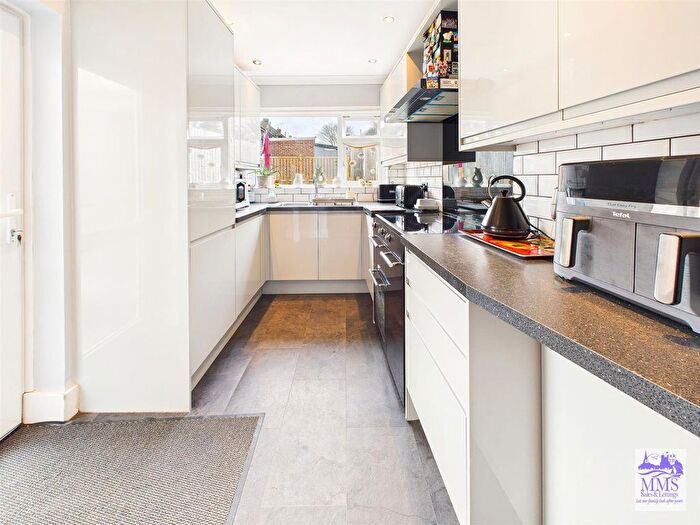 4 Bedroom Terraced House For Sale In Cooling Road, Frindsbury Rochester, ME2