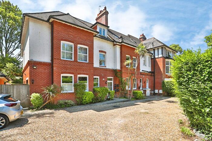 2 Bedroom Flat For Sale In McKinley Road, Bournemouth, BH4