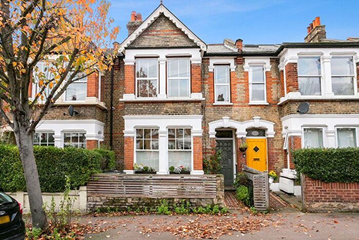 2 Bedroom Flat To Rent In Beacontree Road, Bushwood Area, E11