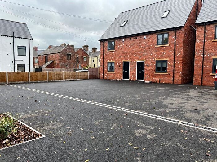 3 Bedroom Semi-Detached House To Rent In Sheffield Close, Worksop, Creswell, S80