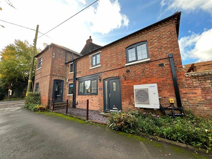 3 Bedroom End Of Terrace House For Sale In George Lane, Long Buckby Wharf, Northamptonshire, NN6