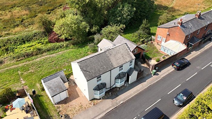 3 Bedroom Detached House For Sale In High Street, Colney Heath, AL4