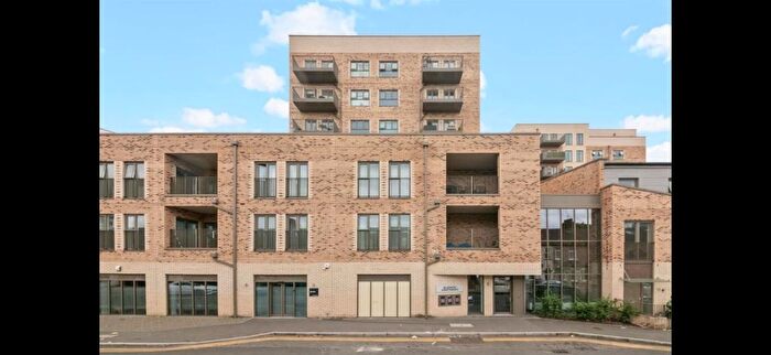 2 Bedroom Flat For Sale In Blyth Road, Hayes, UB3