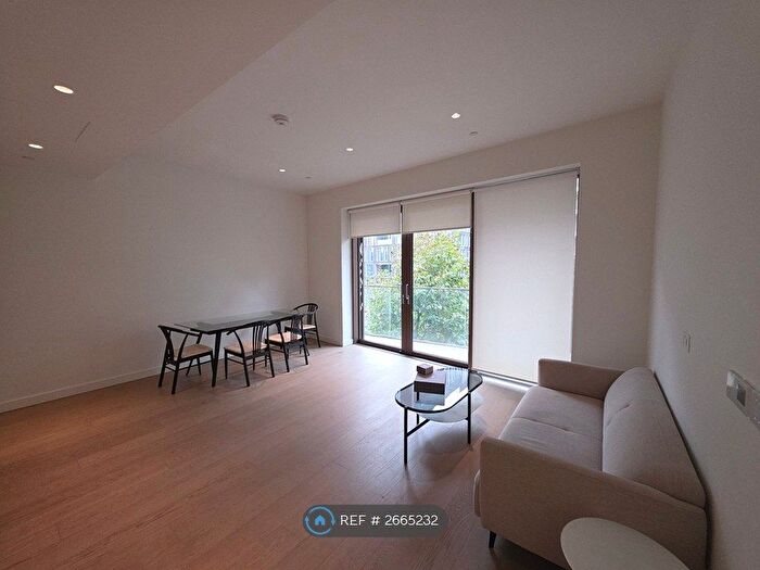 2 Bedroom Flat To Rent In Lewis Cubitt Walk, London, N1C