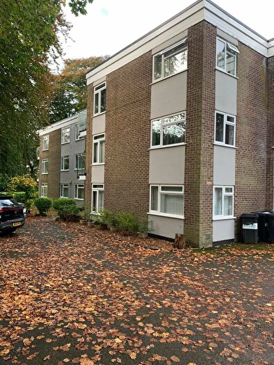 2 Bedroom Apartment To Rent In Branksome Wood Road, Bournemouth, Dorset, BH4