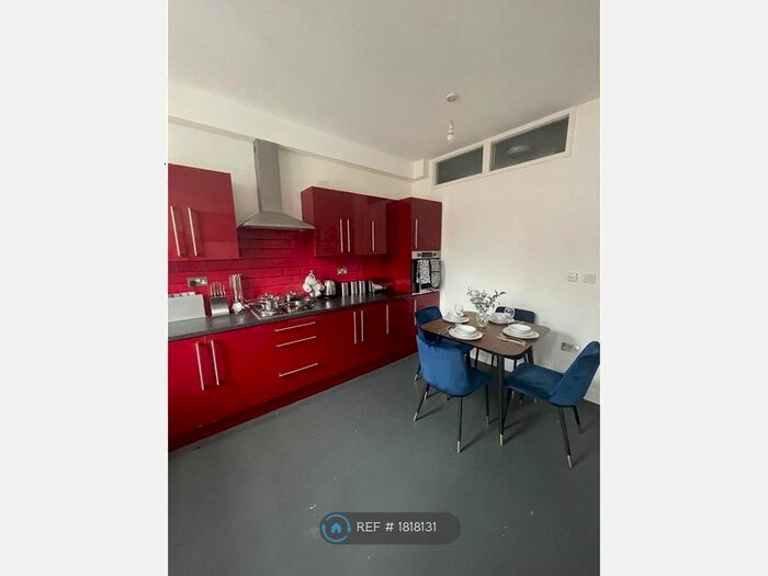 3 Bedroom Flat To Rent In Cross Woodstock Street, Leeds, LS2