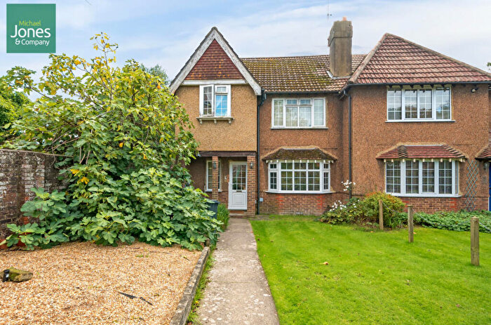 2 Bedroom Flat To Rent In Winchester Road, Worthing, West Sussex, BN11