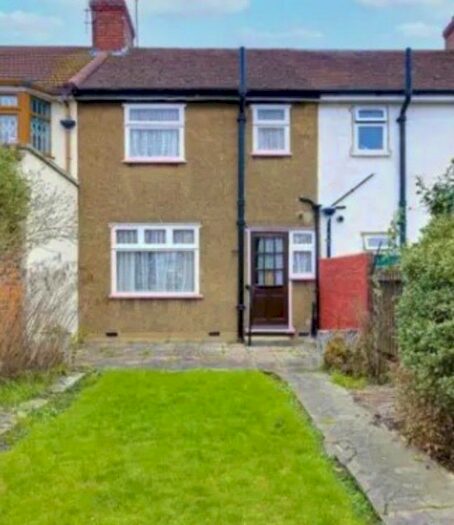 3 Bedroom Semi-Detached House To Rent In Bedford Road, London, N9