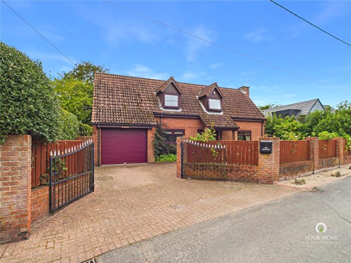 3 Bedroom Detached House For Sale In Rockwood Hill Road, Greenside, Ryton, Tyne And Wear, NE40