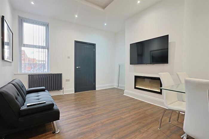 2 Bedroom Flat To Rent In Warton Terrace, Heaton, Newcastle Upon Tyne, NE6