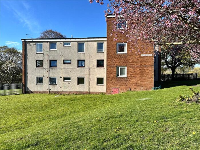 2 Bedroom Flat To Rent In Deveron Crescent, Dundee, Angus, DD2
