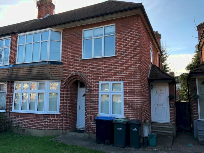 2 Bedroom Maisonette To Rent In Myddelton Avenue, Enfield, EN1