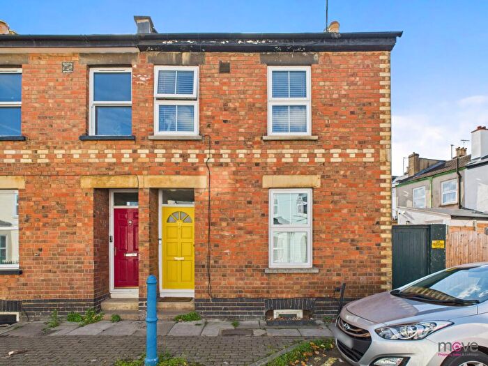 3 Bedroom Semi-Detached House For Sale In Marle Hill Road, Cheltenham, GL50