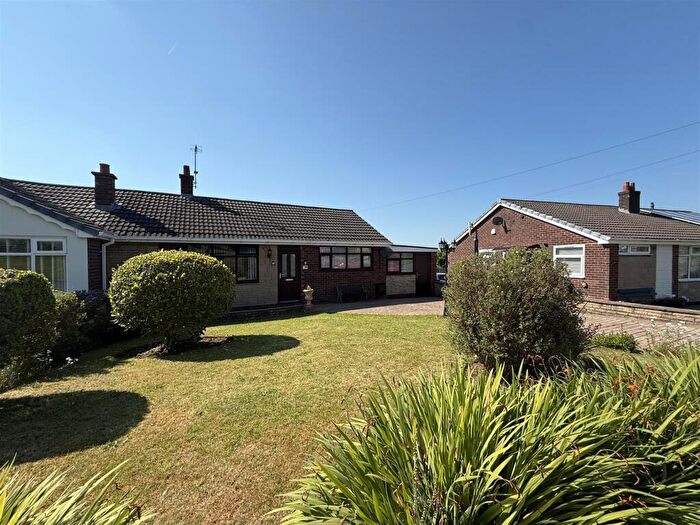 3 Bedroom Semi-Detached Bungalow For Sale In Maple Avenue, Stalybridge, SK15