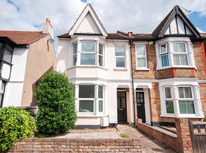 1 Bedroom Flat To Rent In Grange Road, Leigh-on-Sea, SS9
