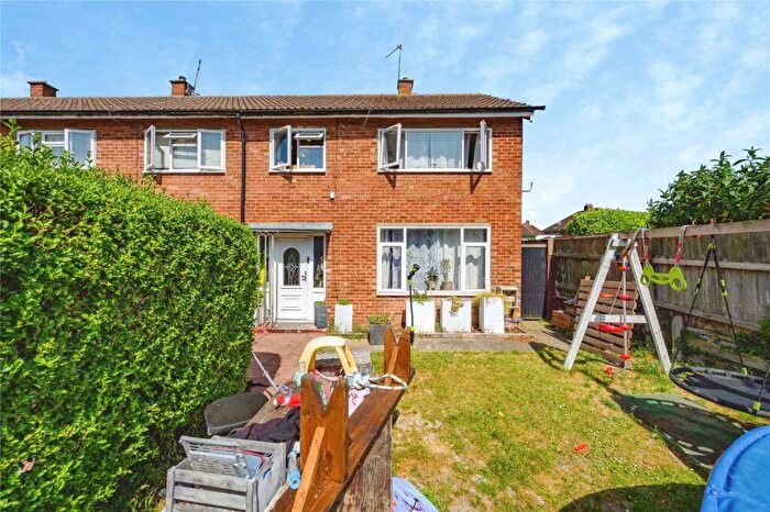3 Bedroom End Of Terrace House For Sale In Blackthorn Road, Houghton Regis, Dunstable, Bedfordshire, LU5