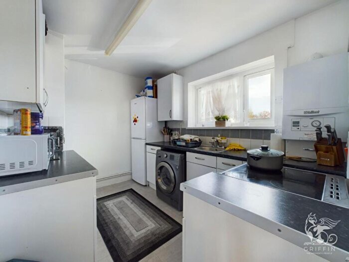 1 Bedroom Flat For Sale In Eden Green, South Ockendon, RM15