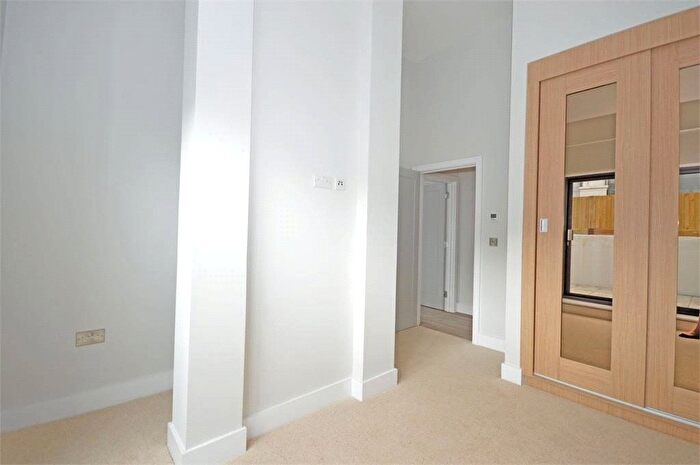1 Bedroom Flat To Rent In Lower Richmond Road, Kew, Richmond, TW9