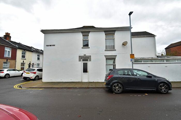 4 Bedroom End Of Terrace House To Rent In Cleveland Road, Southsea, PO5