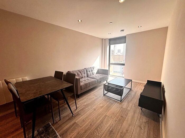 2 Bedroom Flat To Rent In Jesse Hartley Way, Liverpool, L3