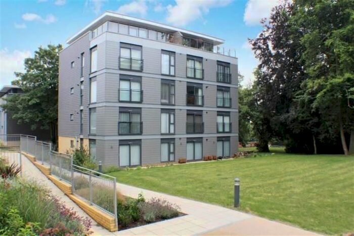 2 Bedroom Flat To Rent In Darwin Ct, Newsom Place, St Albans AL1